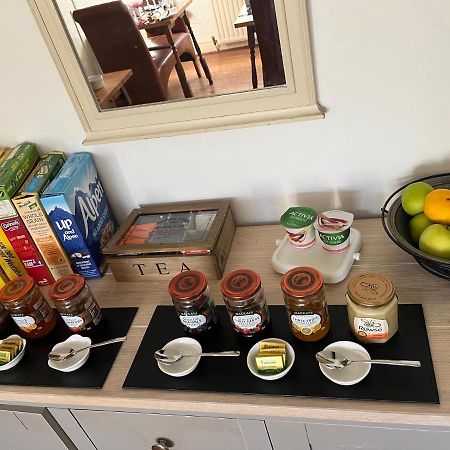 Brewery Farm House Bed & Breakfast Суиндон Экстерьер фото